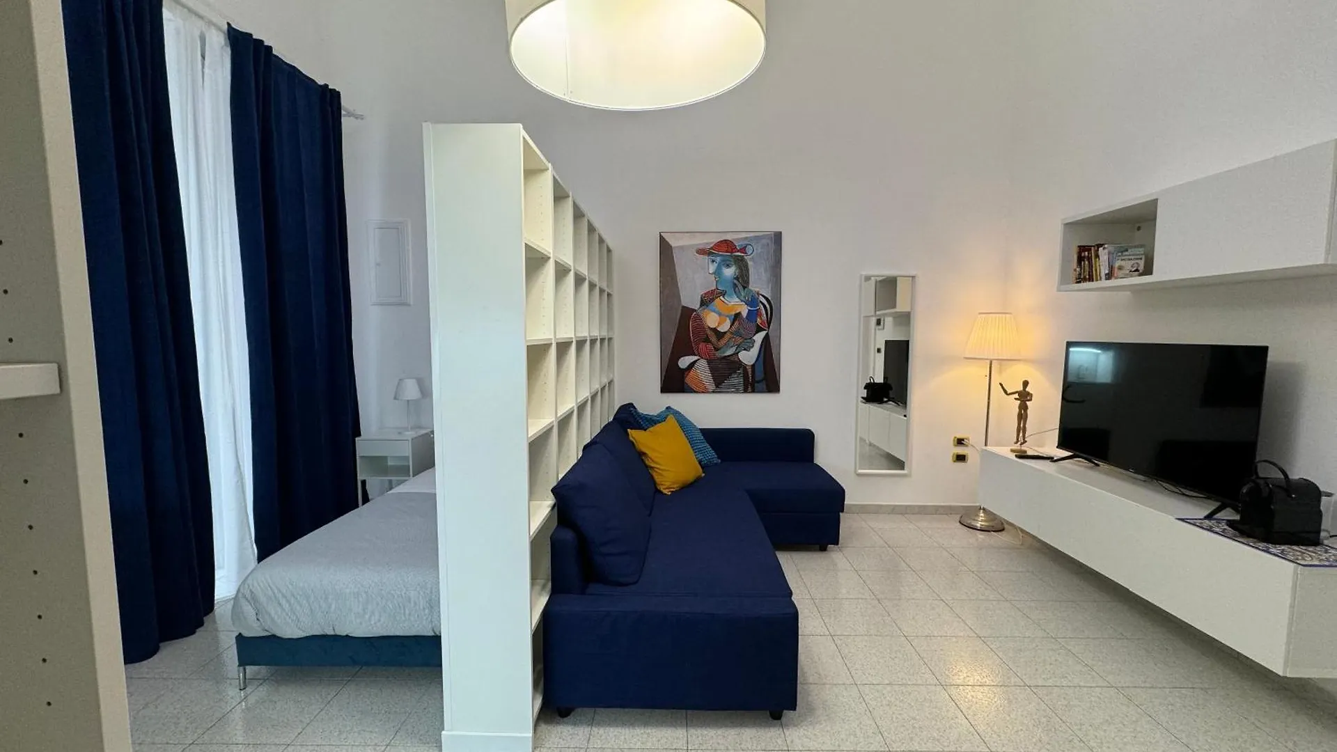 Suite Cube Al Centro Storico Vicino La Scuola Vespucci Con Parcheggio Su Richiesta Frattamaggiore Italy
