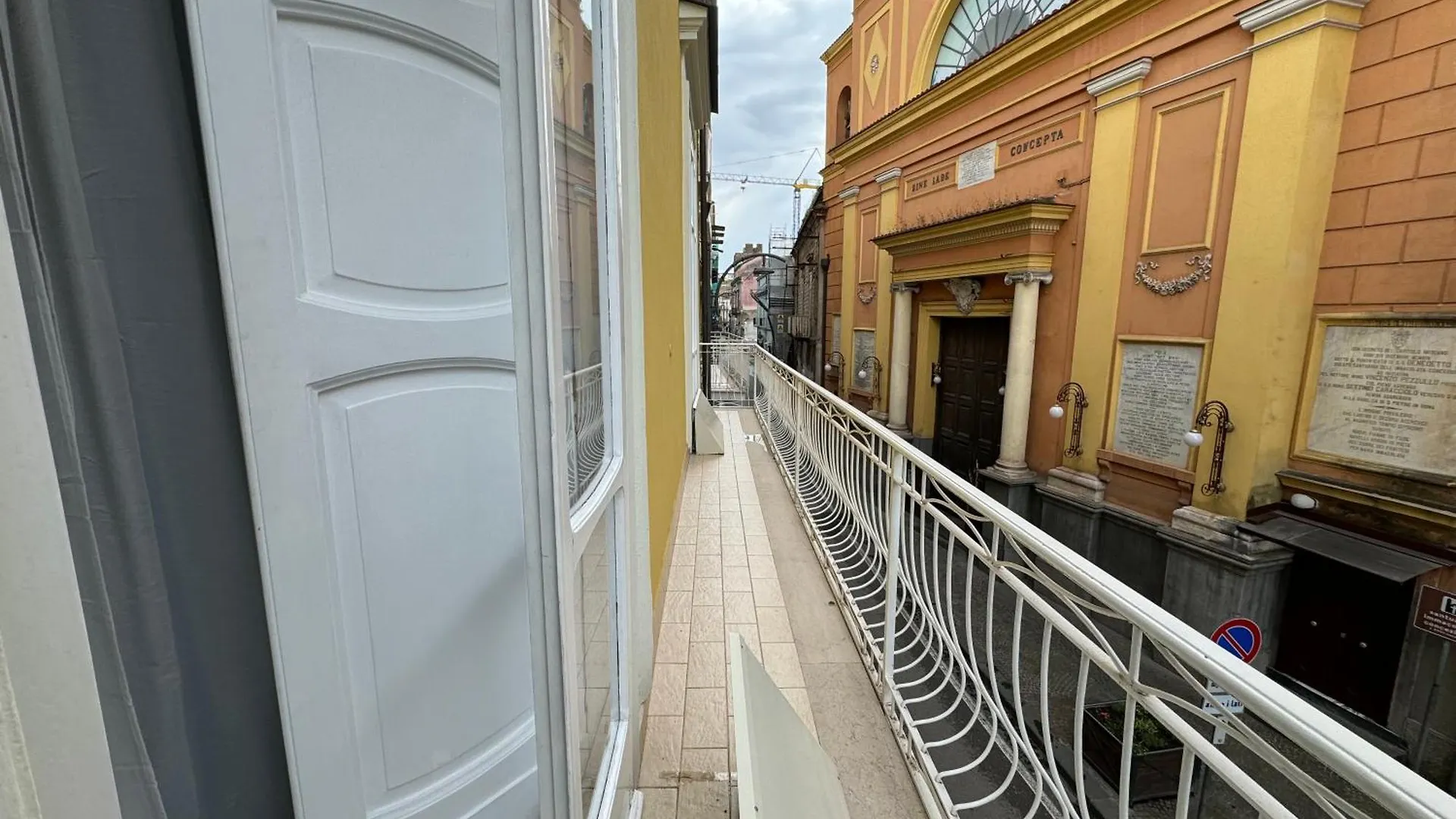 Suite Cube Al Centro Storico Vicino La Scuola Vespucci Con Parcheggio Su Richiesta Frattamaggiore