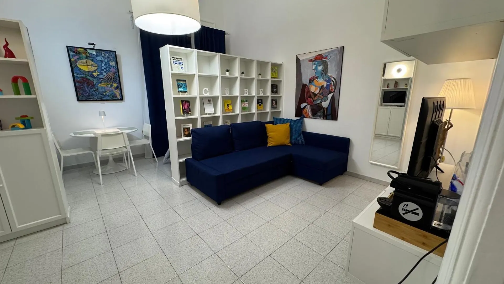Suite Cube Al Centro Storico Vicino La Scuola Vespucci Con Parcheggio Su Richiesta Frattamaggiore