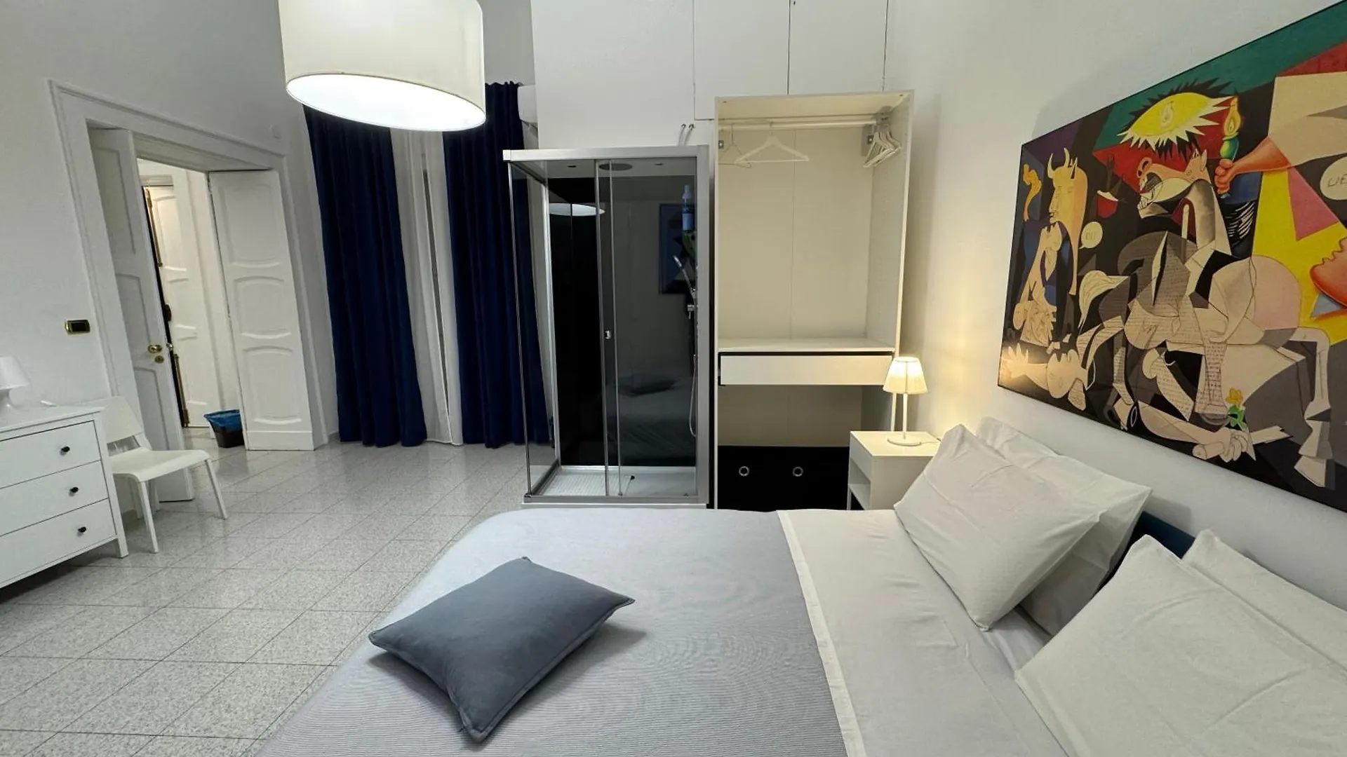 Suite Cube Al Centro Storico Vicino La Scuola Vespucci Con Parcheggio Su Richiesta Frattamaggiore Italy