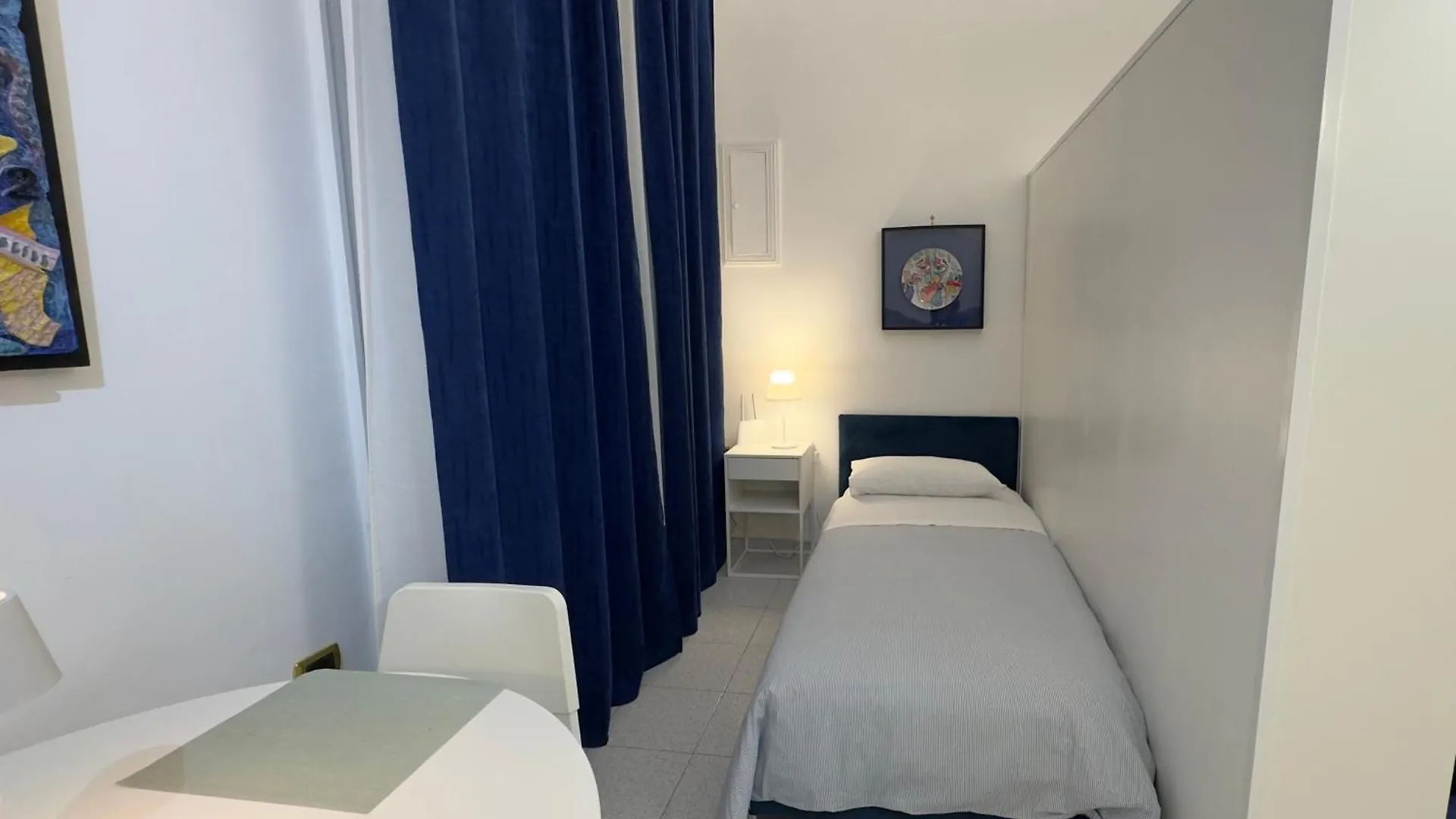 Apartment Suite Cube Al Centro Storico Vicino La Scuola Vespucci Con Parcheggio Su Richiesta Frattamaggiore